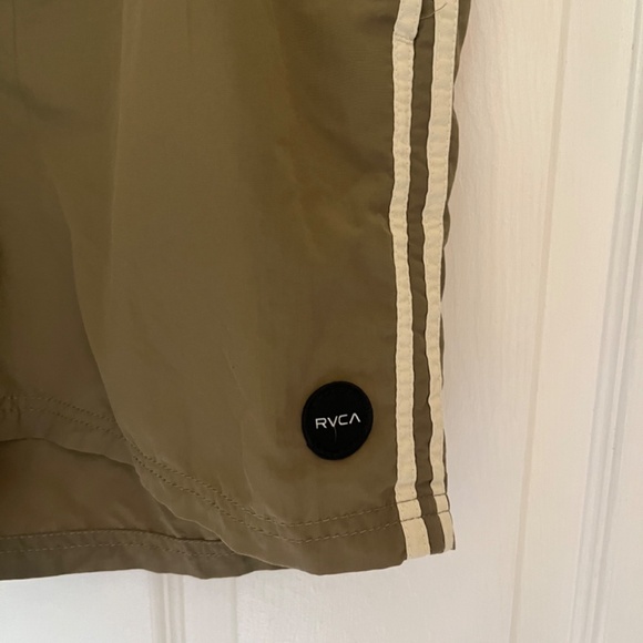 RVCA Shorts, Green w/ White stripes, XL - Picture 2 of 6